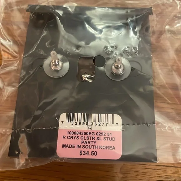 NWT I.N.C. Crystal Stud XL Earrings - Picture 5 of 5